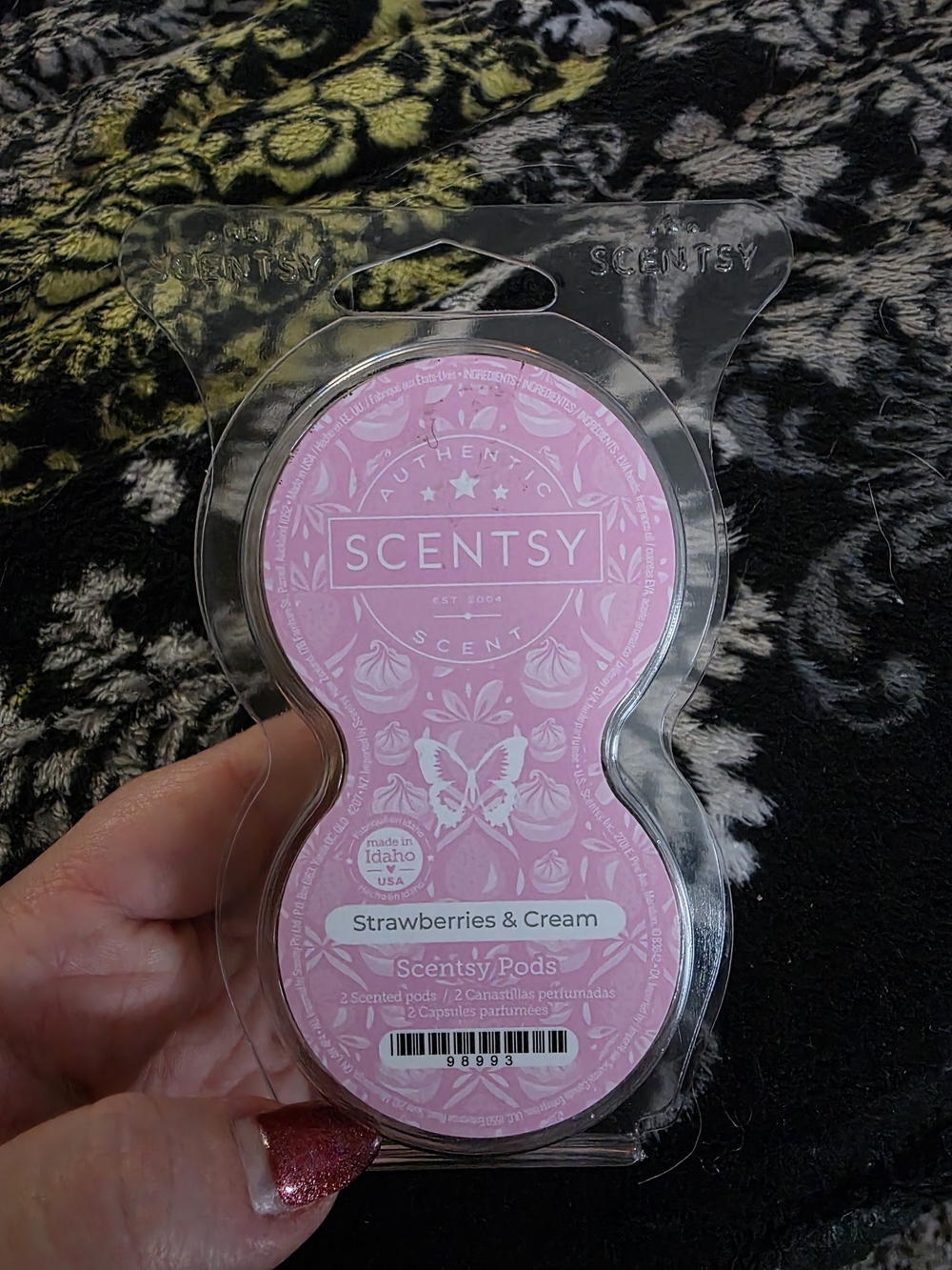 Scentsy Strawberries & Cream Scented Wax Pods - Pink